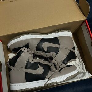 NIKE DUNK HIGH